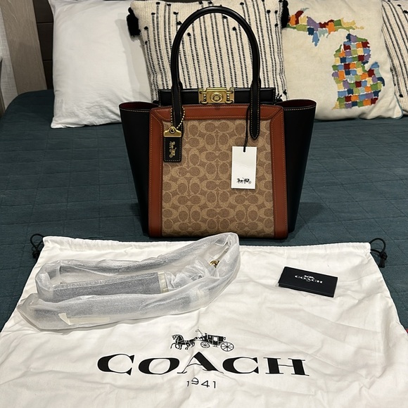 NWT COACH 1941 Troupe Tote In Signature Canvas - Black/Rust - Picture 17 of 17